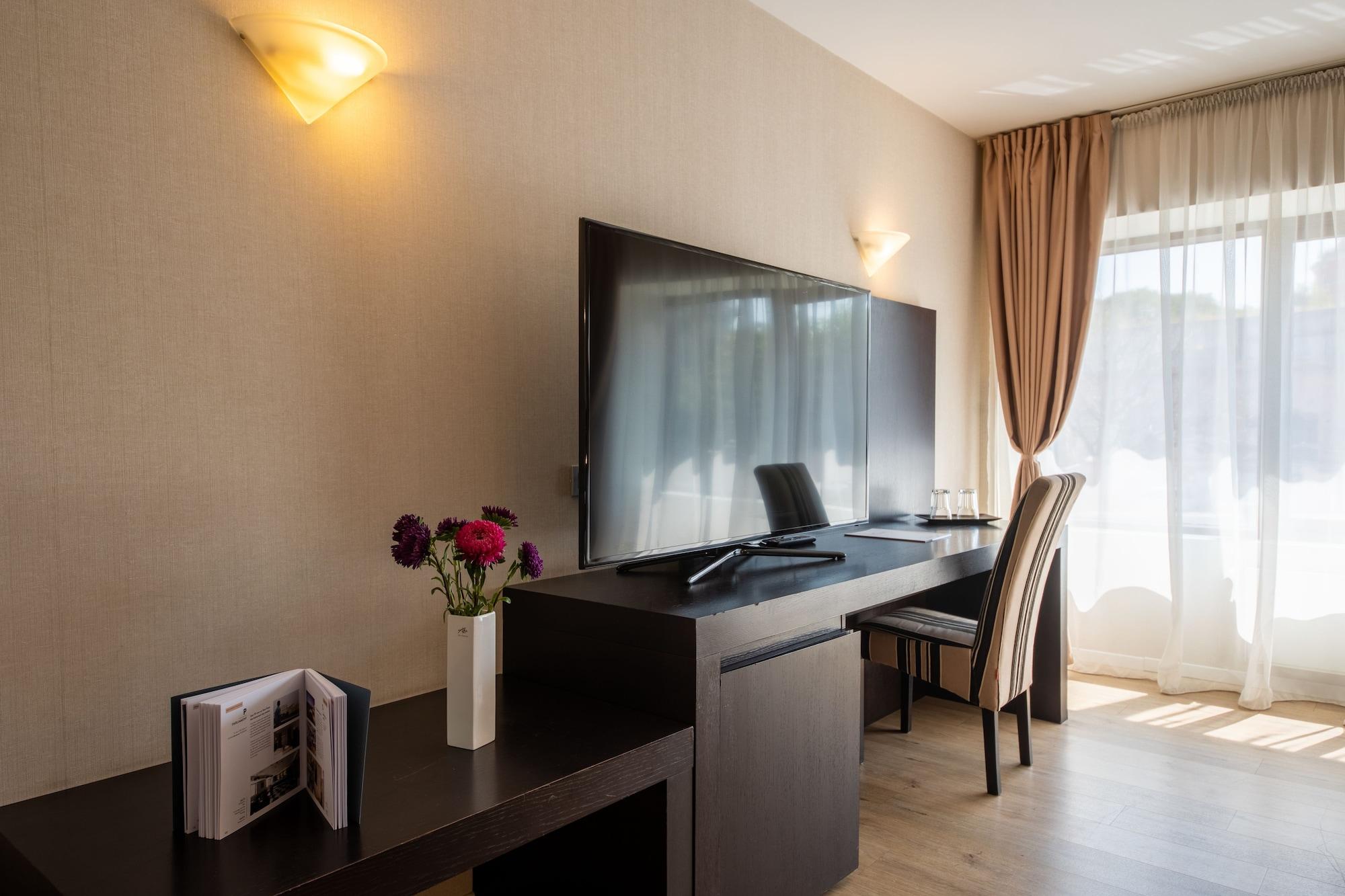 Hotel Parliament Bucureşti Ngoại thất bức ảnh